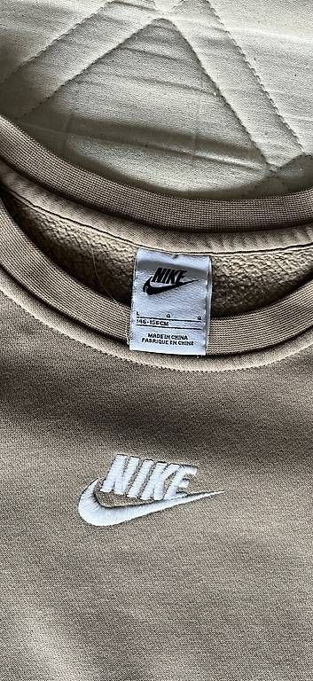 Nike Pullover & Sweatshirts: Pull Nike beige – Gebraucht aus Martigny von Kevin_77 1