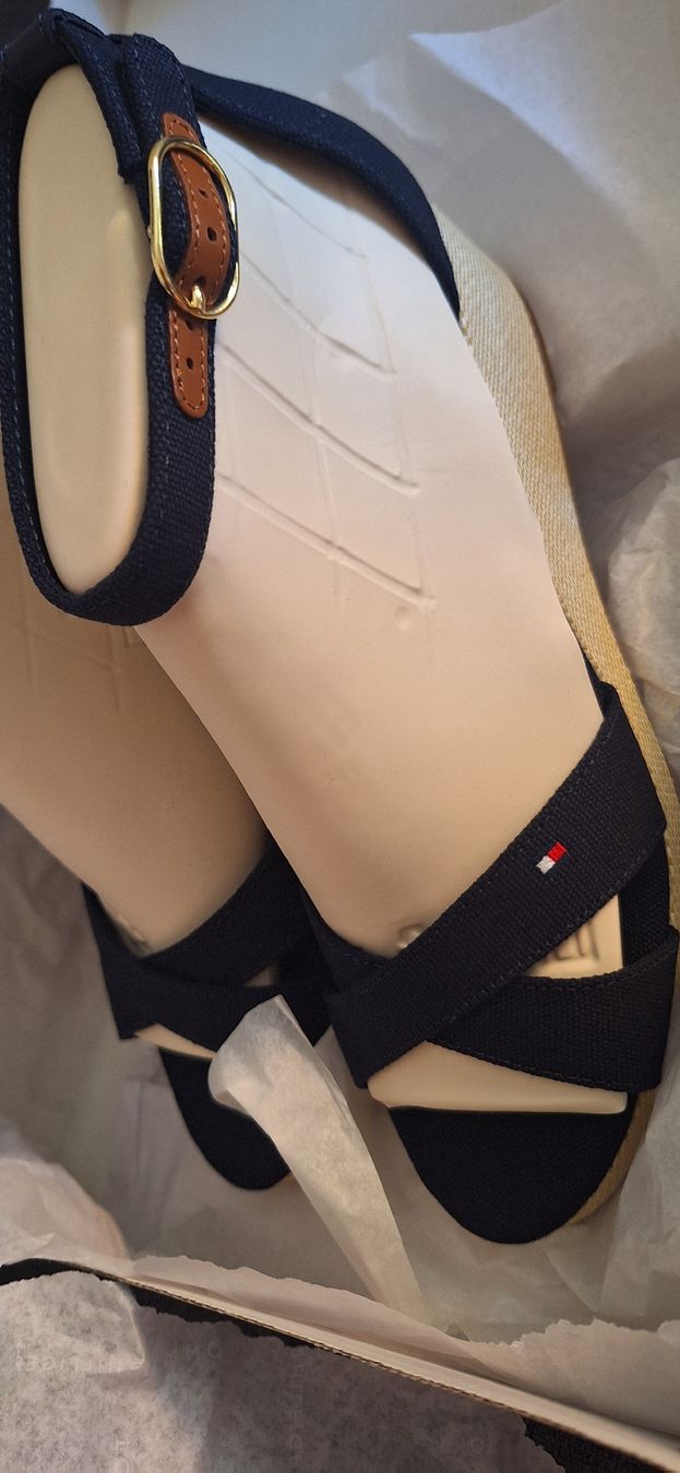 Tommy Hilfiger Scarpe da donna: tommy Hilfiger Sandalen – Nuovo e nell'imballaggio originale da Bern venduto da karin3005 2