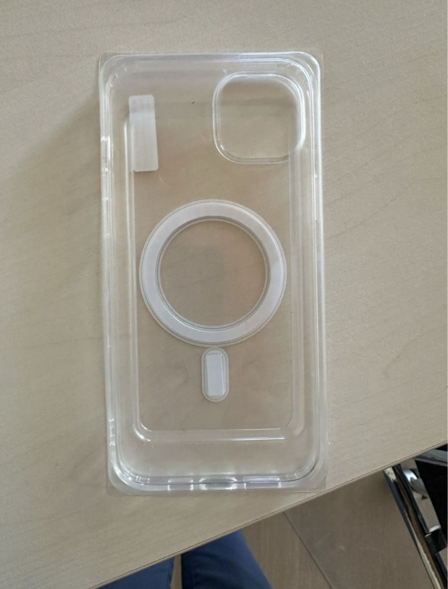 Apple Covers & Schutzfolien: I phone 14 Plus Silicone Cover – Neu und originalverpackt aus Adliswil von Martina.Zelenakova 1