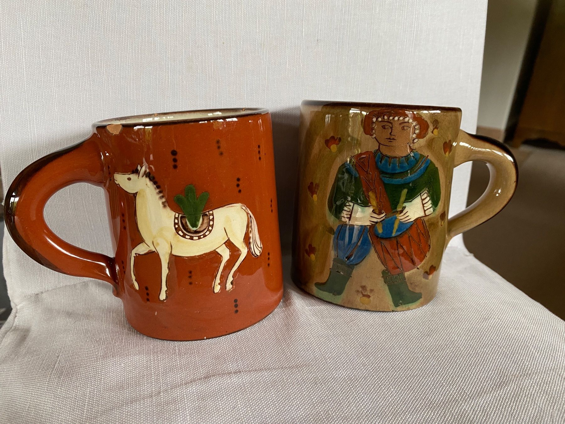 Set di piatti: Geschirr Set mit Bauernmalerei – Usato da Davos Platz venduto da che_qzn8 7