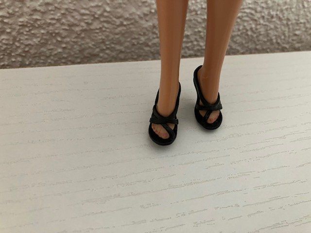 Bambole: Barbie corps model muse + chaussures + socle – Usato da Les Ponts-de-Martel venduto da Jolisa 6