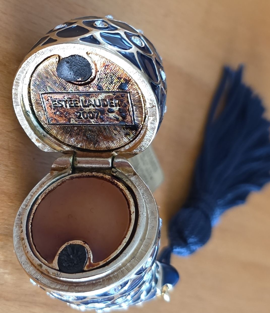 Estée Lauder Flaconi: Estée Lauder Kompaktpuder Döschen mit Quaste, Top Zustand – Usato da Binningen venduto da Hofka64
