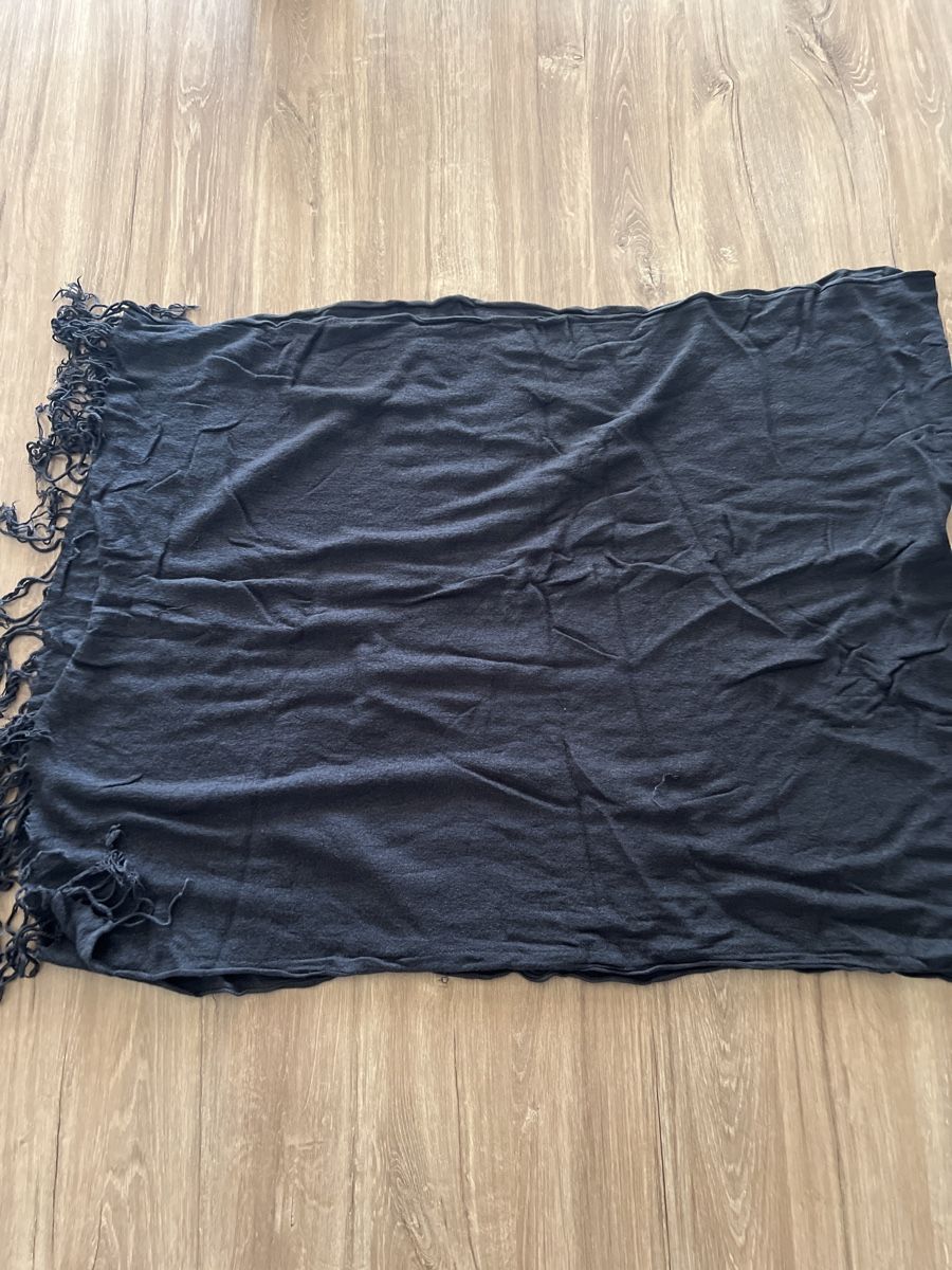 Foulard & Sciarpe: Schwarzes Tuch Schal Fransen – Usato da Schlieren venduto da tolga212