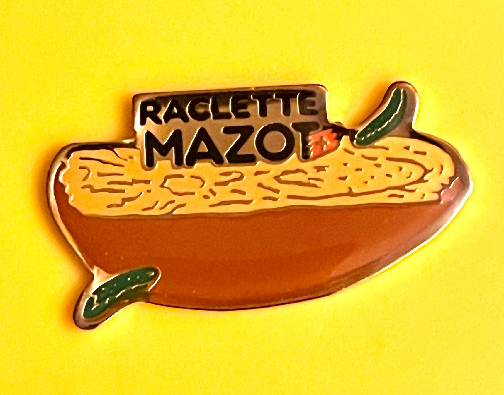 Placchette & Badge: Pin fromage - Raclette Mazot – Usato da Renan BE venduto da johncactus