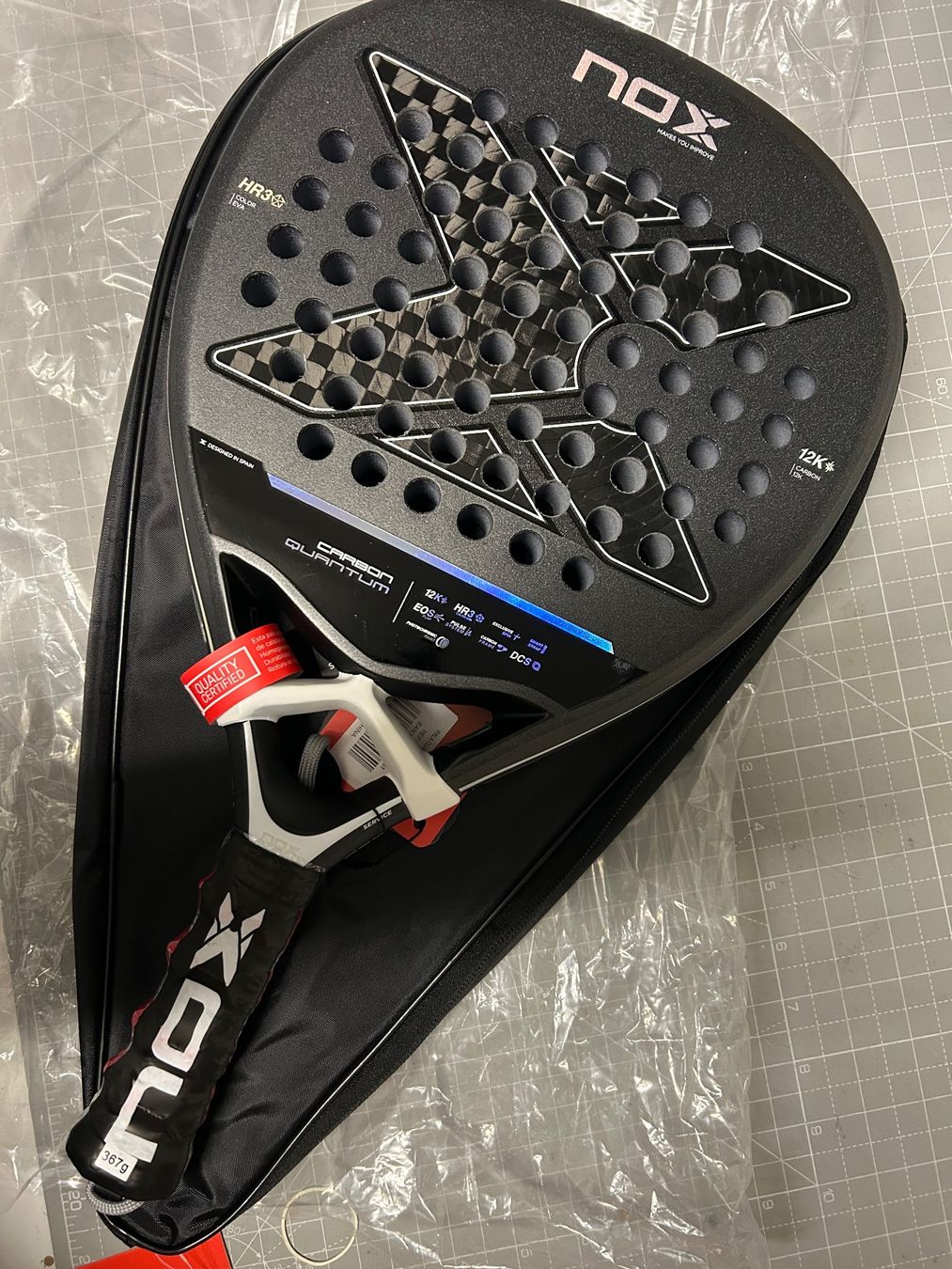 Racchette: NOX Quantum 12K Carbon - Padelschläger NEU! – Nuovo e nell'imballaggio originale da Winterthur venduto da PalarPinoPadel 1