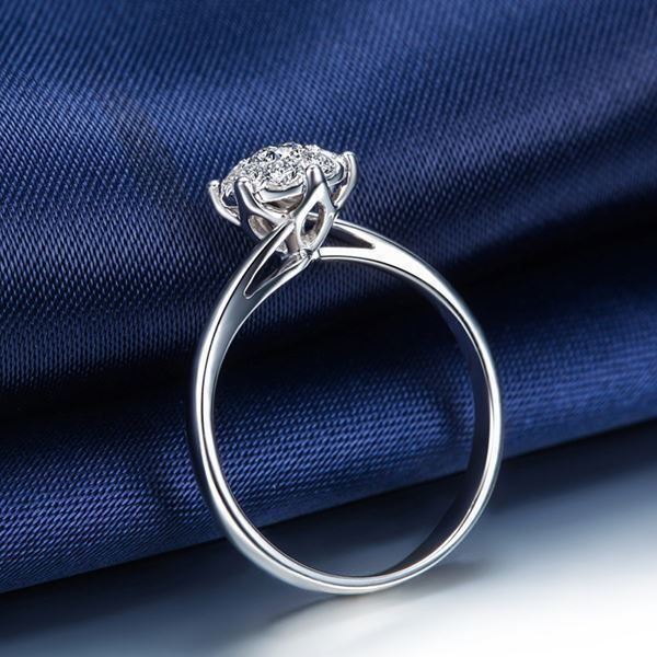 Ringe: Diamantring 18k Weissgold, 0.36 ct, neu – Neu und originalverpackt aus Arbon von Helmuth 6