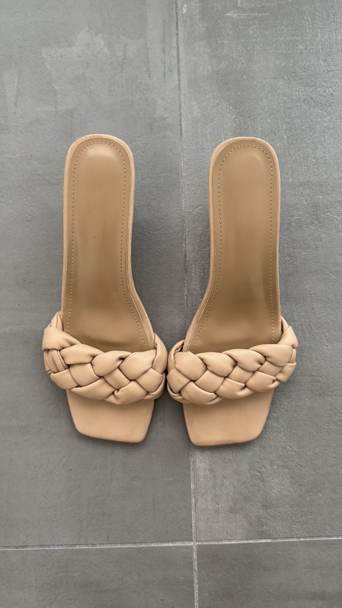 Scarpe da donna: Beige heeled mules – Usato da Zürich venduto da yan_5ydb 1