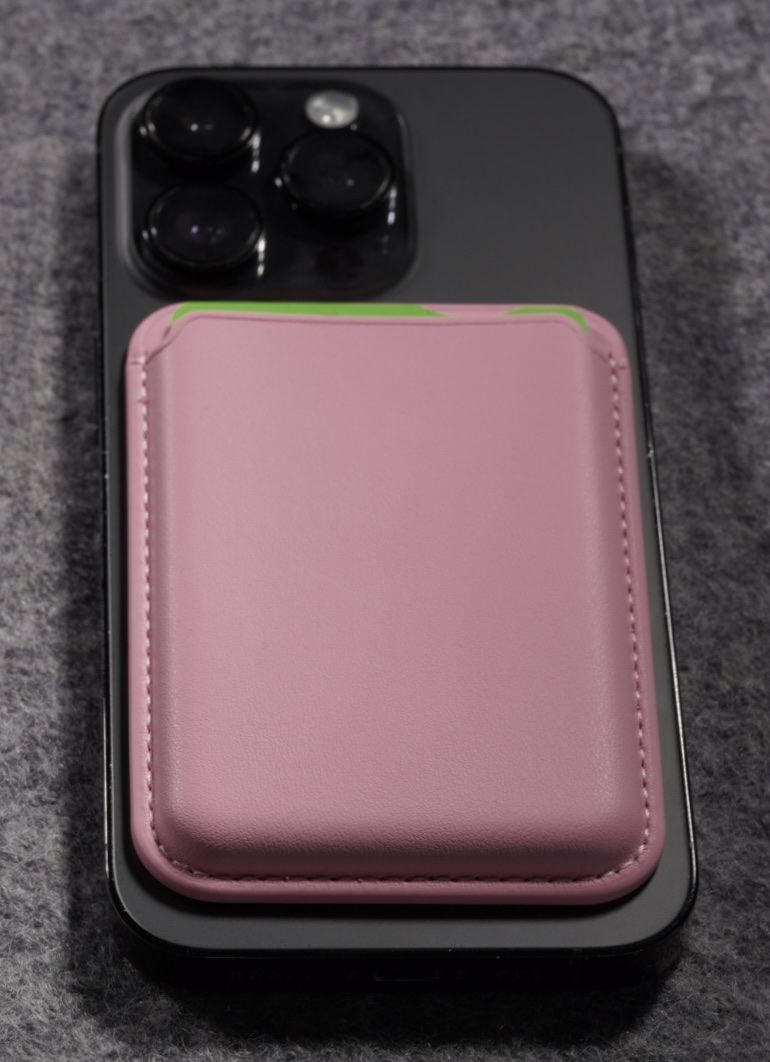 Altro in  Abbigliamento & Accessori: Magnetischer Kartenhalter für iPhone – Nuovo e nell'imballaggio originale da Winterthur venduto da Regton 2