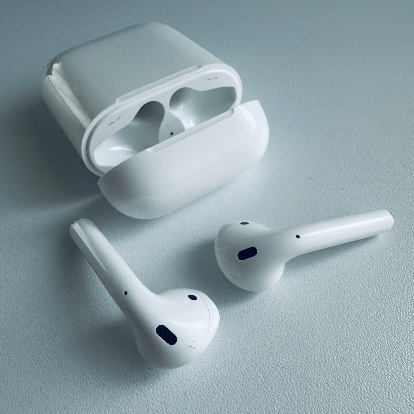 Apple Cuffie: Original Apple AirPods 2 Kopfhörer Wireless Lightning Kabel – Usato da Basel venduto da MY.AIRPODS.SHOP 3