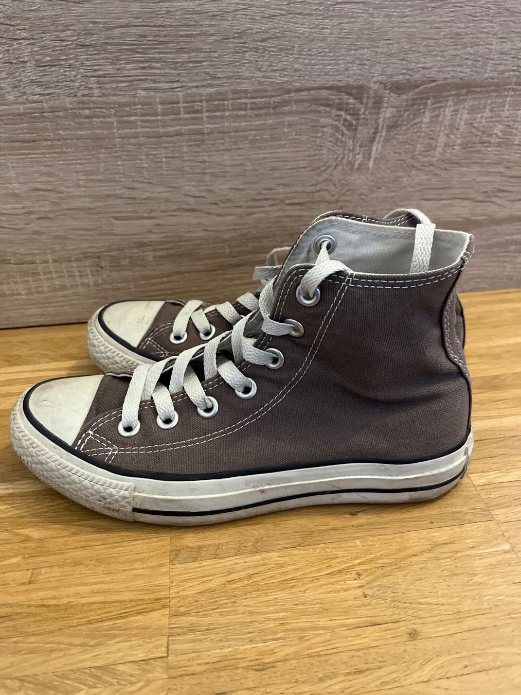Converse Scarpe da uomo: Converses grises taille 36 – Usato da Genève venduto da Lalafanny66