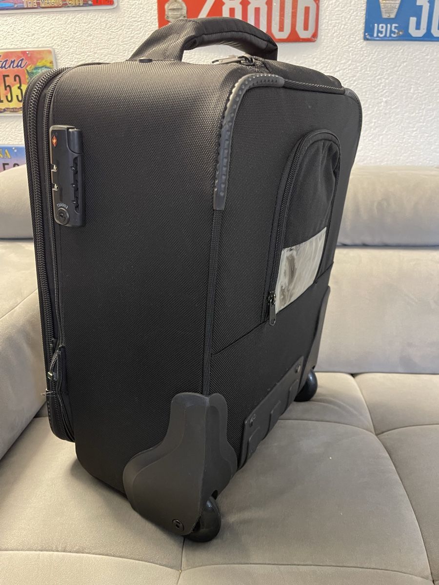 Lowepro Valigie: Kamerakoffer von Lowepro – Usato da Therwil venduto da AmberWaves 1