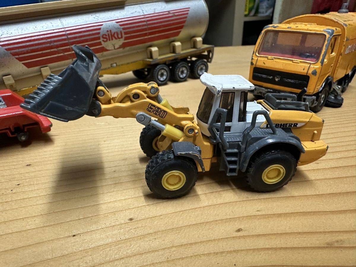 Matchbox Giocattoli: Siku, Volvo, Corgi, Matchbox - einzigartige Spielzeugauto – Usato da Spiez venduto da sumanoli 3