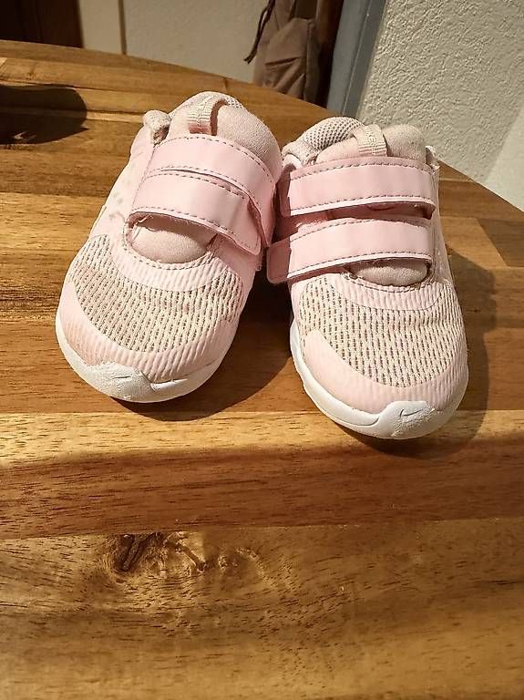 Chaussures filles: Baskets filles – D'occasion à Mont sur Rolle par Tetrus82 1