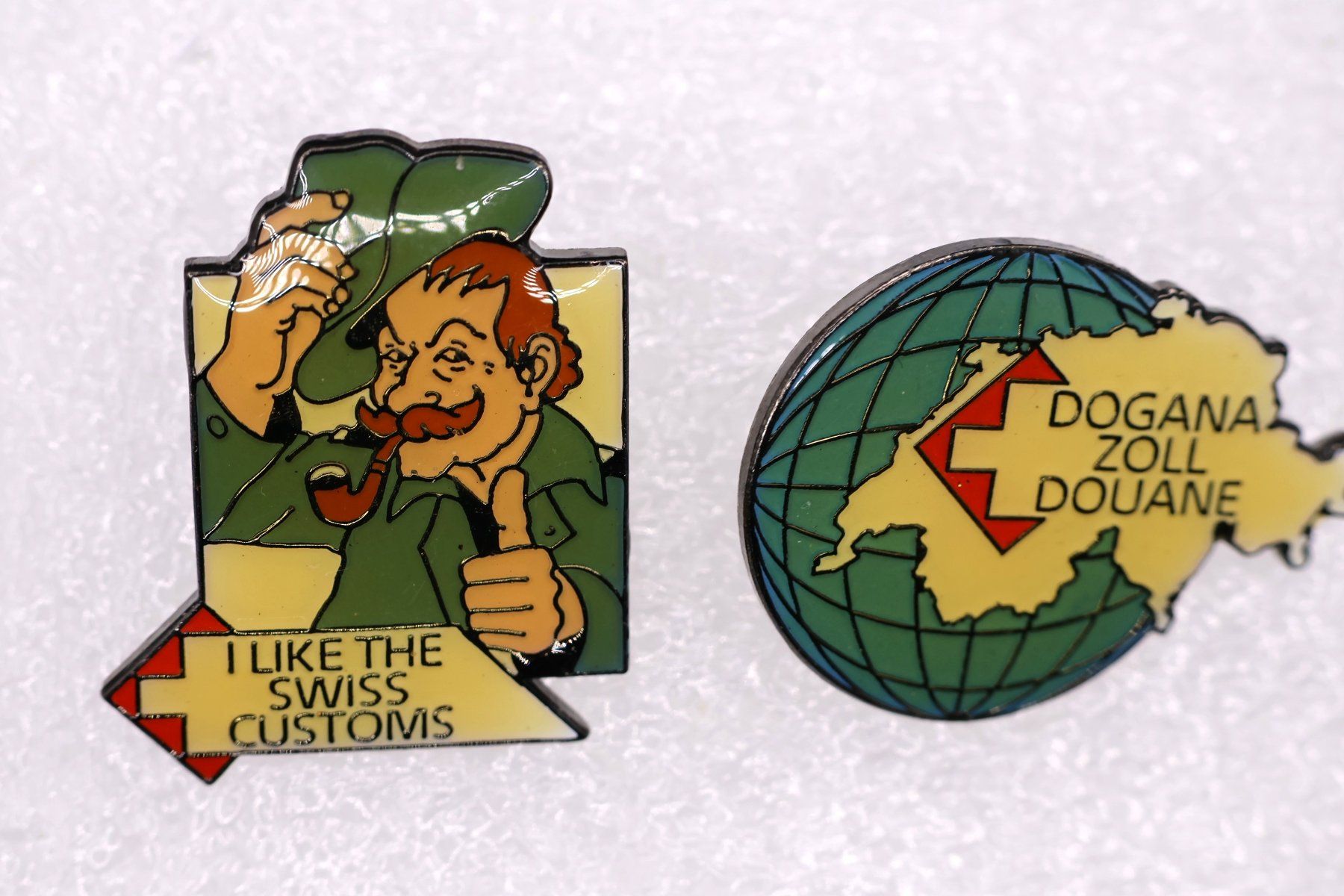 Placchette & Badge: 2 Pins  ZOLL Schweiz – Usato da Winterthur venduto da Sammleroase