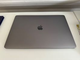 Apple MacBook Pro 15" 2016 / Intel i7 / 16 GB RAM / 500 GB