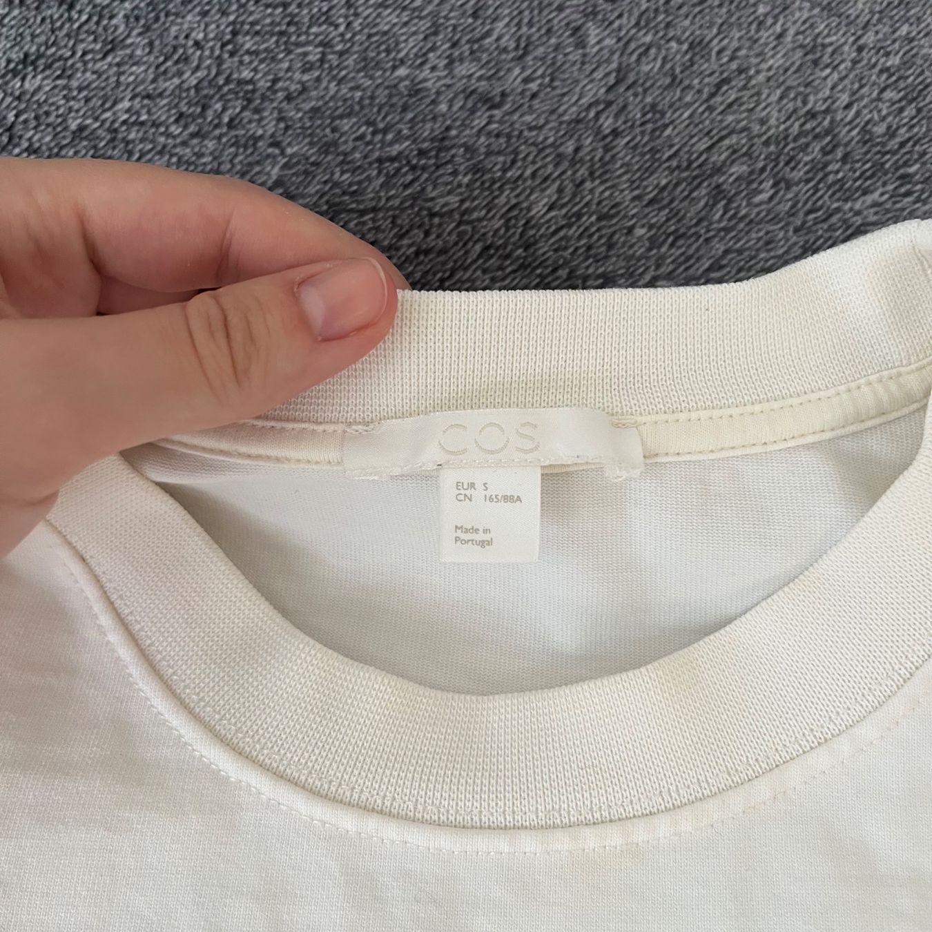 Cos T-shirt: Cos T-Shirt – Nuovo (secondo la descrizione) da Zug venduto da Grc999 1