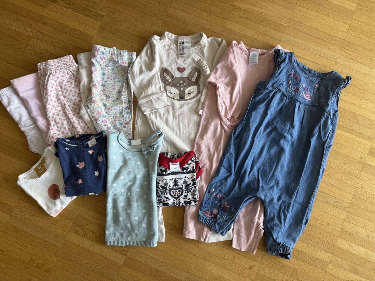 Lotti & Set di vestiti: Mädchen Kleiderset Gr. 62 & 68 – Usato da Schwerzenbach venduto da Le_roy
