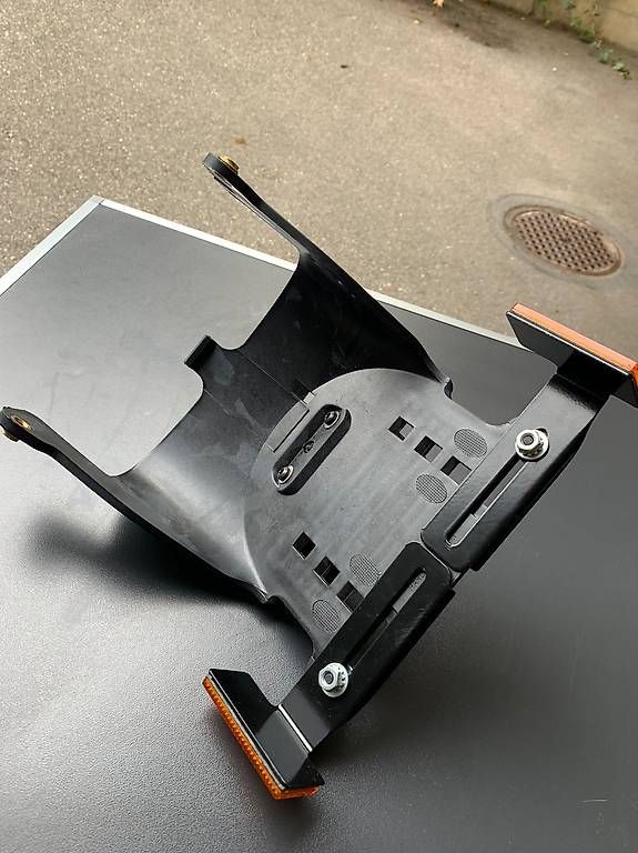 Tutti i ricambio per moto: Original Harley Davidson Kennzeichenhalterung Sportster – Usato da Dagmersellen venduto da tabula_rasa 1