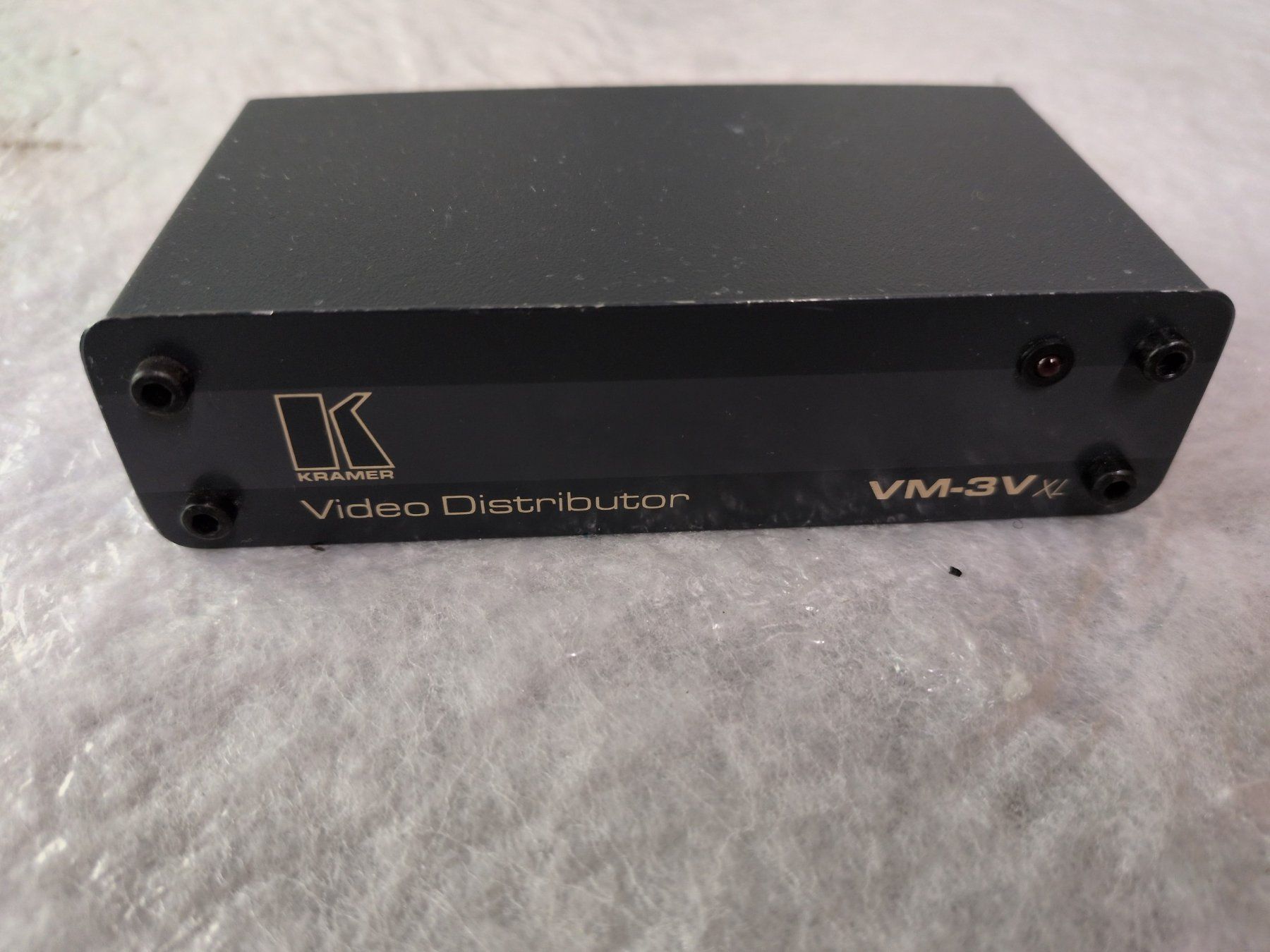Kramer Convertitori: Kramer  VM-3V XL + Netzteil 12VDC – Usato da Basel venduto da Fcol