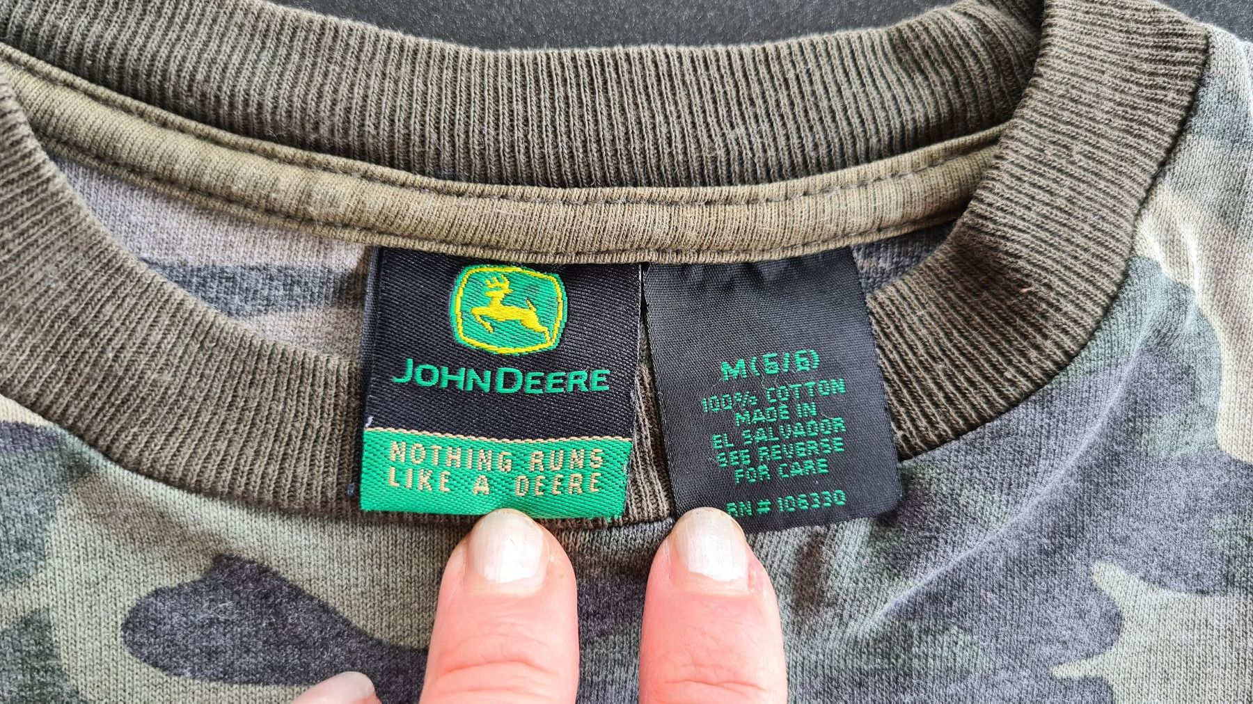Camicie, T-shirt & Polo: John Deere T- Shirt ca. Gr. 104 – Usato da Obergösgen venduto da schesom 2