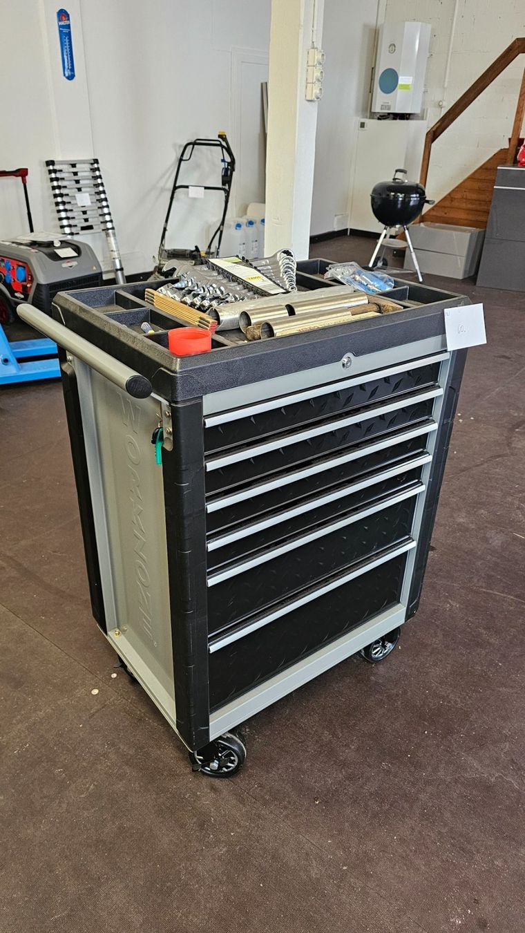 Tous les outils: Werkzeugwagen WORKZONE mit 6 Schubladen – D'occasion à Diessenhofen par Osio 2