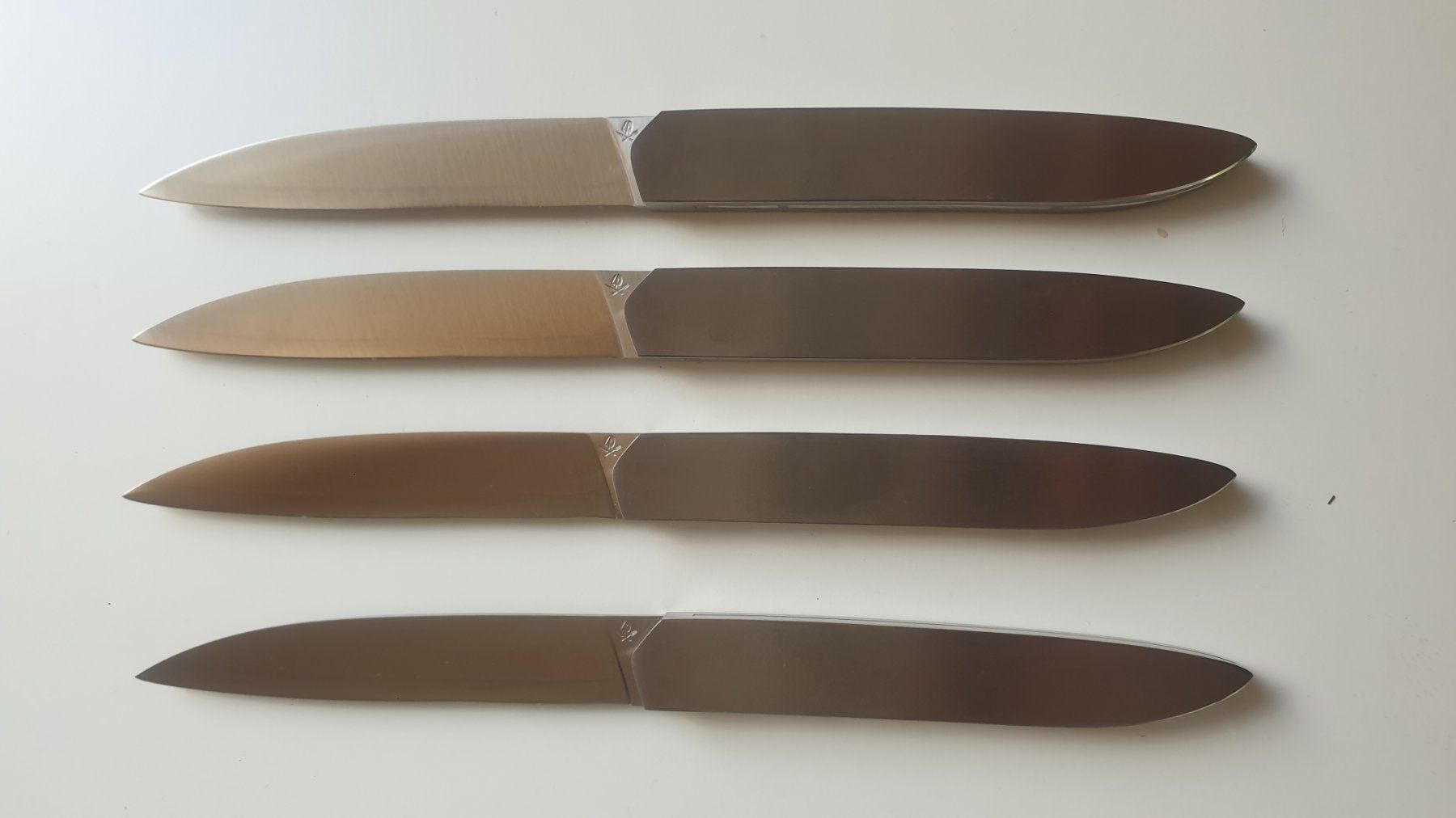 Coltelli: Steakmesser 4er Set Roland Lannier "Titanium" – Nuovo e nell'imballaggio originale da Arboldswil venduto da Patrik-Tschanz