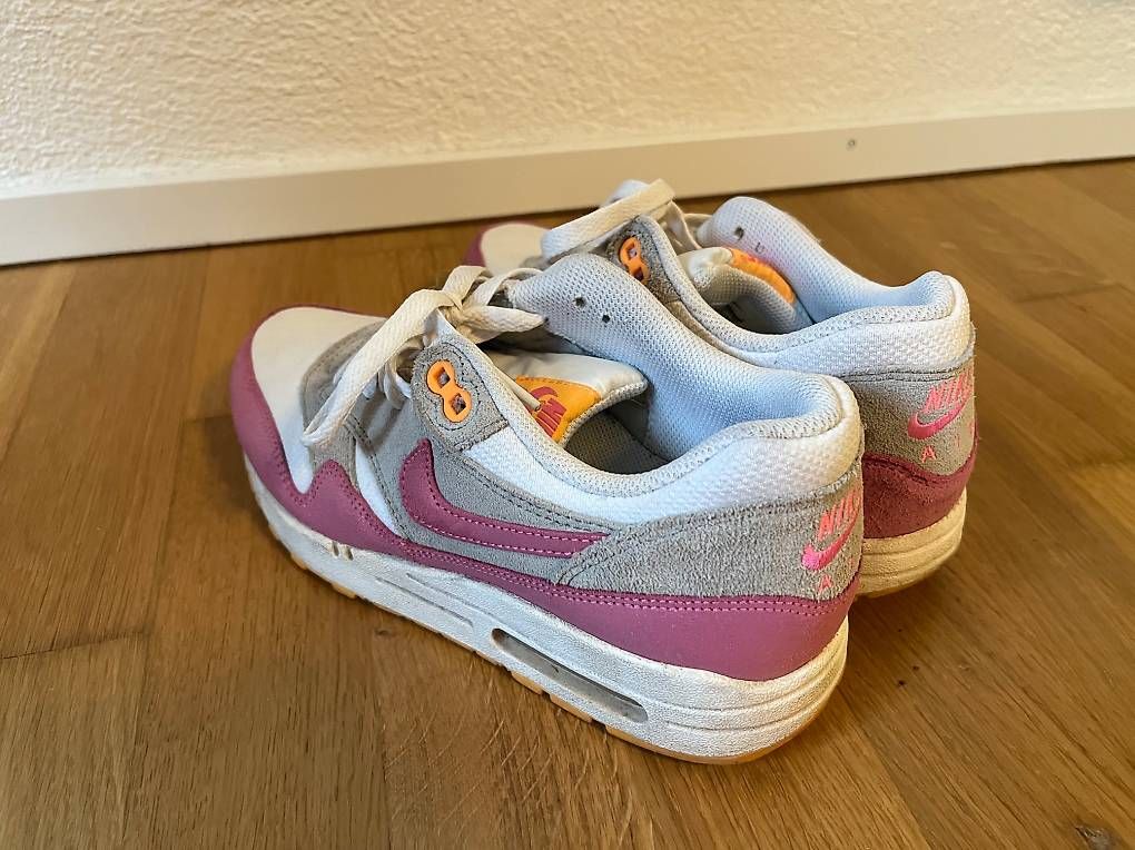 Scarpe per ragazze: Nike Air Max 1 Weiss/Pink – Usato da Oberwil (Dägerlen) venduto da schnipta 2