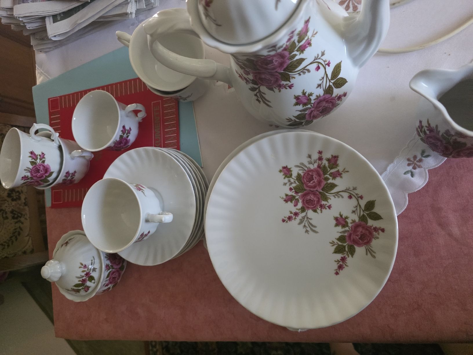 Set di piatti: Kaffeeservice Rosendekor – Usato da Neuenkirch venduto da Brina1993 5