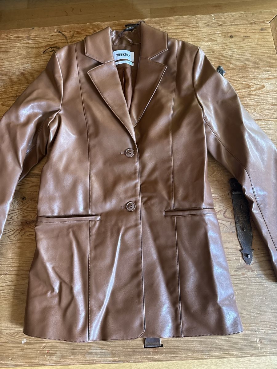 Weekday Giacche: Weekday Lederimitat Blazer Gr. 34 – Nuovo (secondo la descrizione) da Mauren venduto da ducducturi
