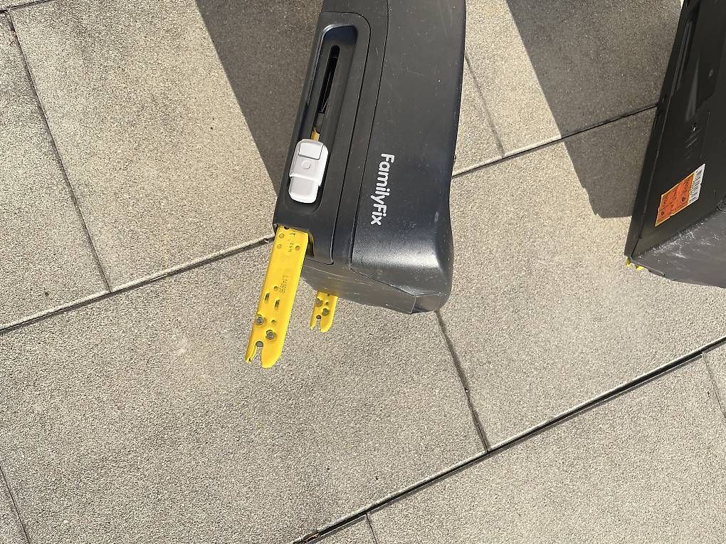 Seggiolini per auto: Maxi-Cosi FamilyFix Isofix Basis – Usato da Obergösgen venduto da hufii 3