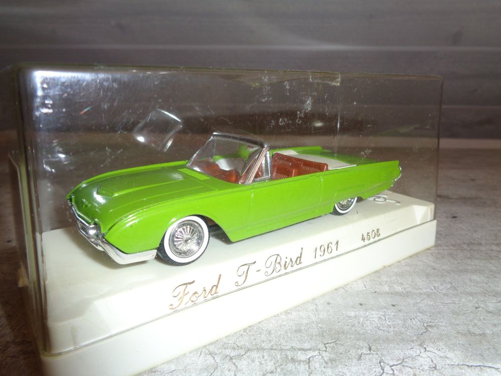Voiture Solido Ford Thunderbird 1961 ref 4505 neuve - Collection
