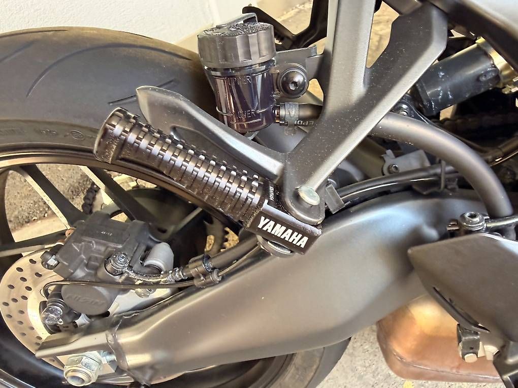 Yamaha Route: Wunderschöne, schwarze Mt-09 Jhrg. 2024 – D'occasion à Uster par KingZimmi 3