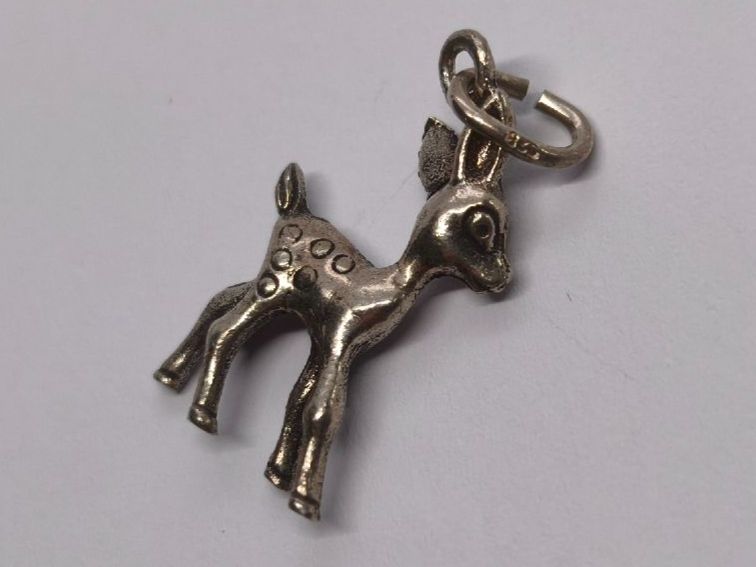 Ciondoli: Silberner Bambi Anhänger, 800 Silber Gestämpelt – Usato da St. Gallen venduto da GIULESGG 4