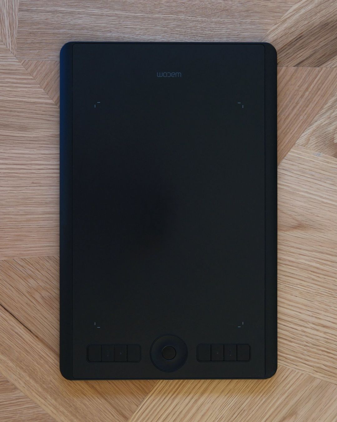 Wacom Tablet PC: Wacom Intuos Pro M Grafiktablett PTH-660-S mit Accessory Kit – Usato da Chur venduto da martin_tschigg 5