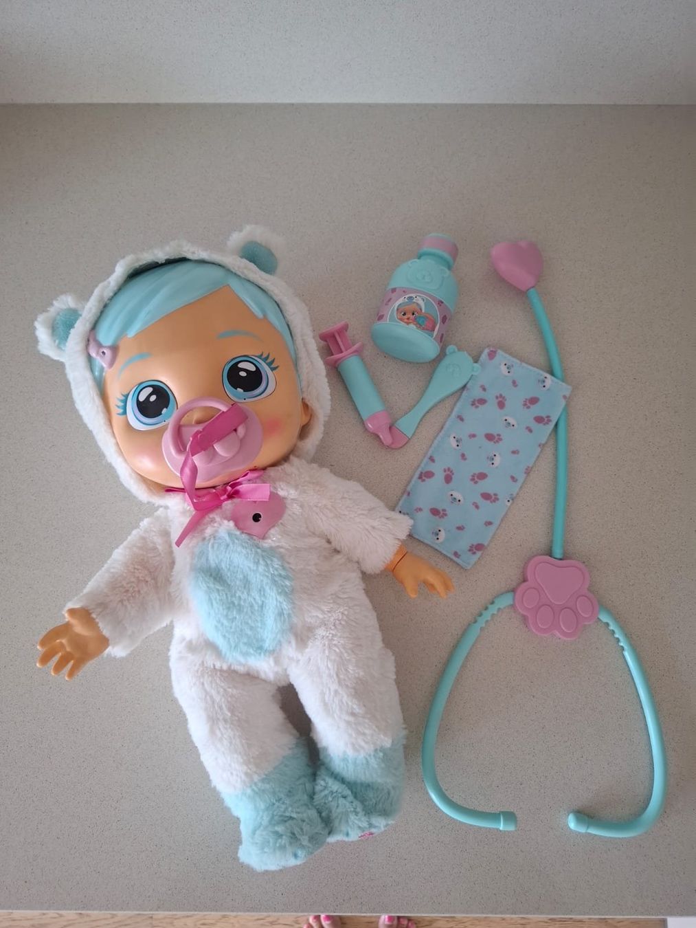 Bambole: Cry Babies Puppe, Kristal die krank wird, interaktive Puppe – Usato da Massagno venduto da Michaela.F 5