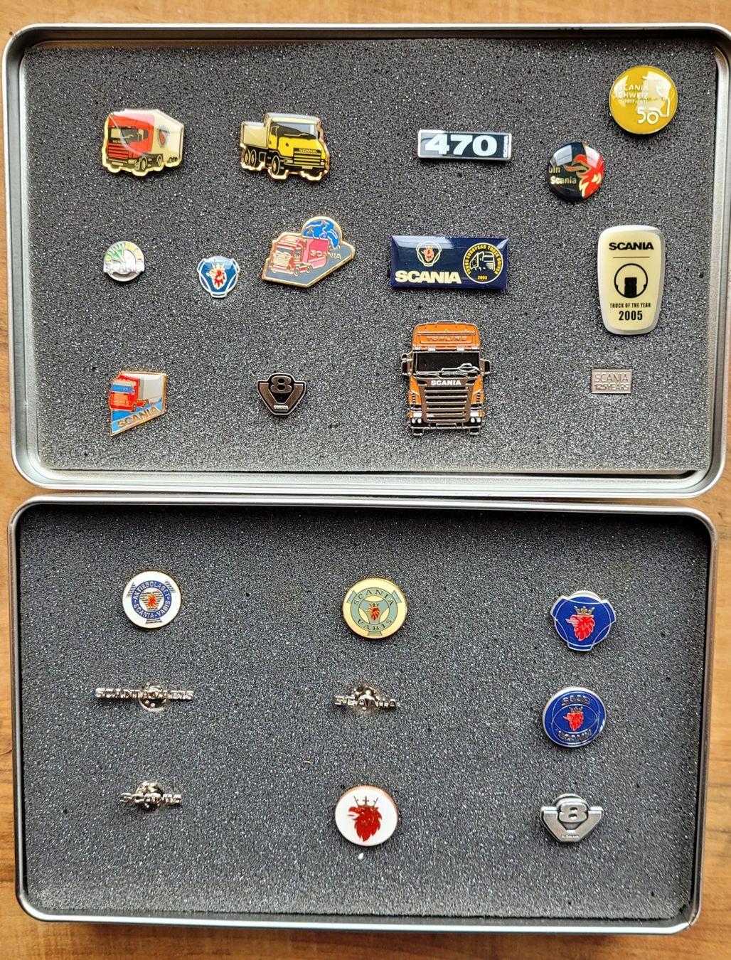 Scania Plaketten & Abzeichen: SCANIA Pin Sammlung – Neu und originalverpackt aus Fisibach von