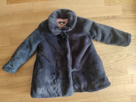 magnifique manteau fausse fourrure 4 ans