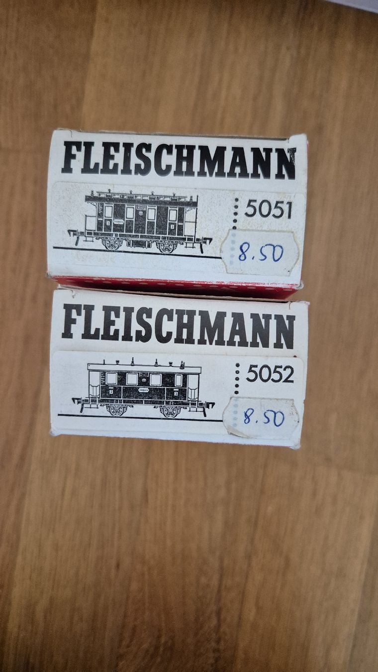 Fleischmann Modellini di ferrovie: Modelleisenbahn Waggon 4x – Nuovo (secondo la descrizione) da Benglen venduto da Janine_25 5