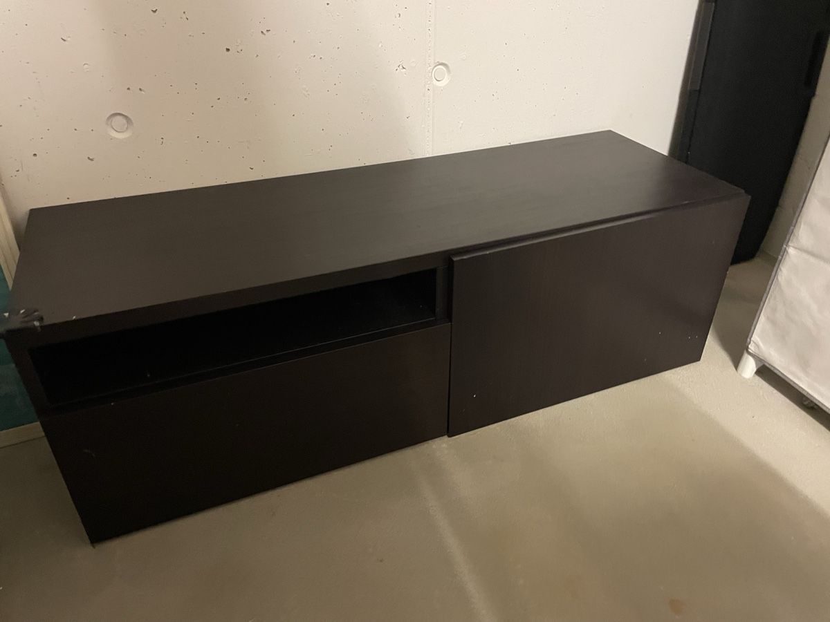 Ikea Meubles TV: IKEA BESTÅ TV Bench – D'occasion à Küsnacht ZH par rkaramanian