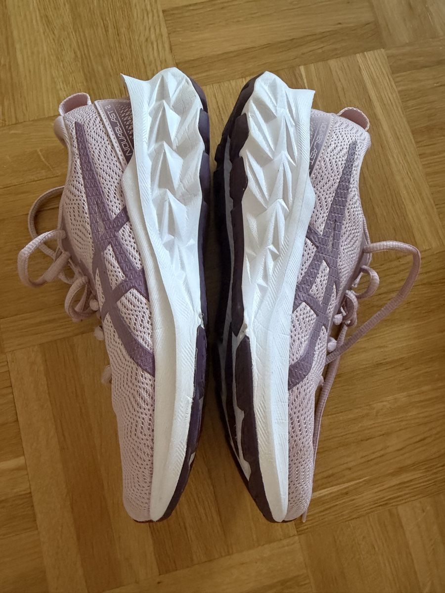 Asics Schuhe für Mädchen: Asics Laufschuhe rosa Gr. 36  – Gebraucht aus Kilchberg ZH von Von_dutch 1