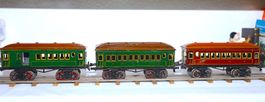 3 ANTIKE WB(MÄRKLIN)SPUR 0 PERSONEN+GEPÄCKABTEILWAGEN