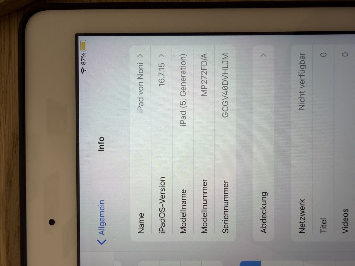 Apple Tablet PC: iPad 5. Generation, Top Zustand, Inkl. Hülle! – Usato da Kappel SO venduto da ald_q6z7 2
