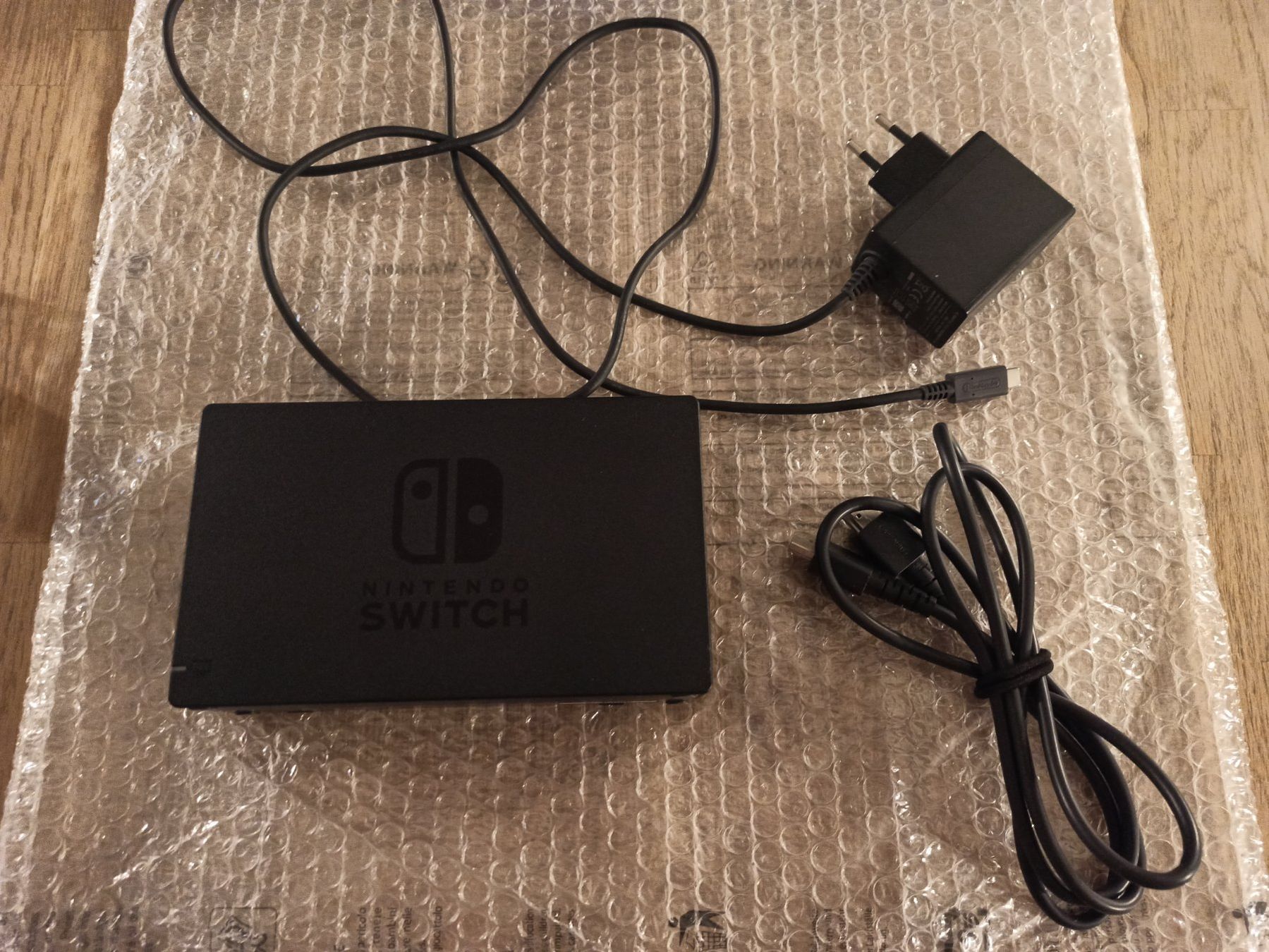 Dockingstation: Original Nintendo Switch TV-Dockingstation mit Netzteil NSW – Gebraucht aus Oberweningen von mar_87mx