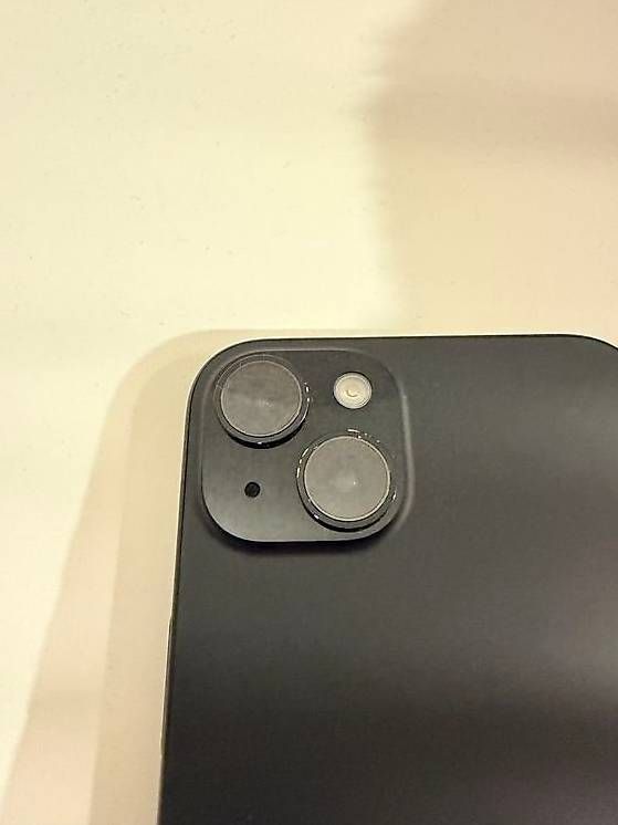 Telefoni: iphone 15 plus, 128 giga, batterie 94 % – Usato da Vuadens venduto da cam_b5db 4