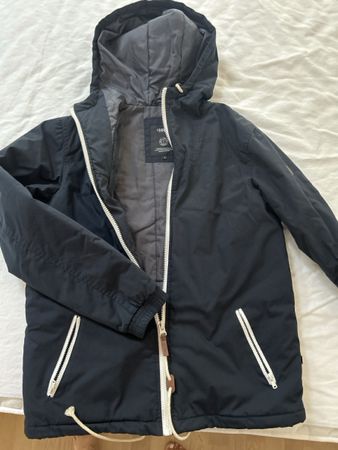 Jacke für den Übergang blau