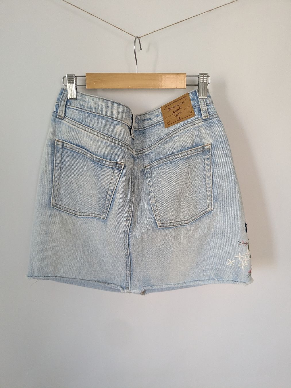 Stradivarius Gonne: Jeansrock bestickt hellblau Grösse M  – Usato da Rorschach venduto da olg_5qq2 2