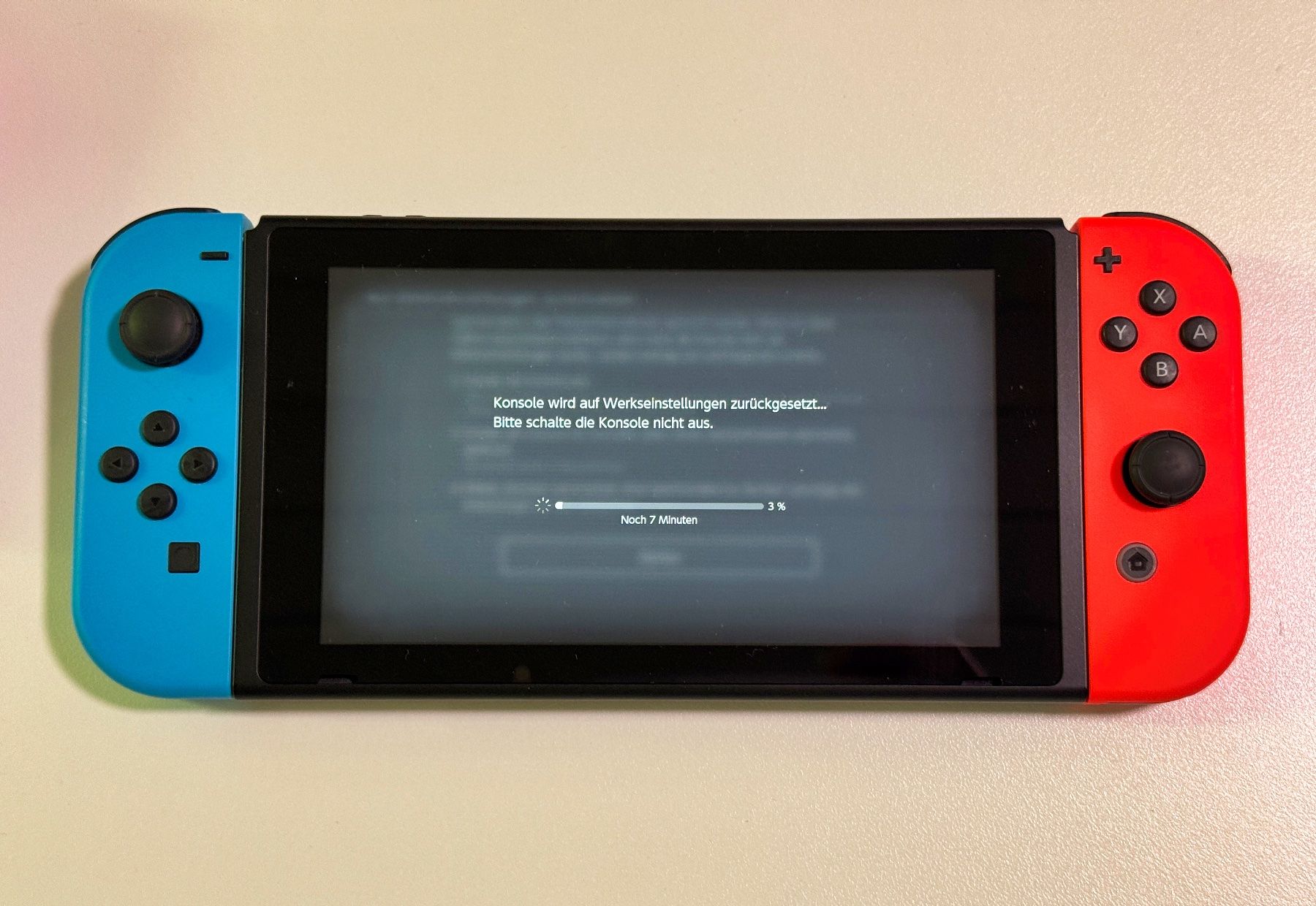 Nintendo Konsolen: Nintendo Switch (V2 Modell) + 2 Controller + Ladestation – Gebraucht aus Windisch von Rabis 1