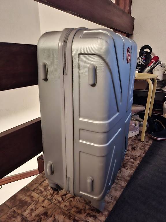 Valigie: Valise rigide Lee Cooper – Usato da Crans VD venduto da Yobia8 1