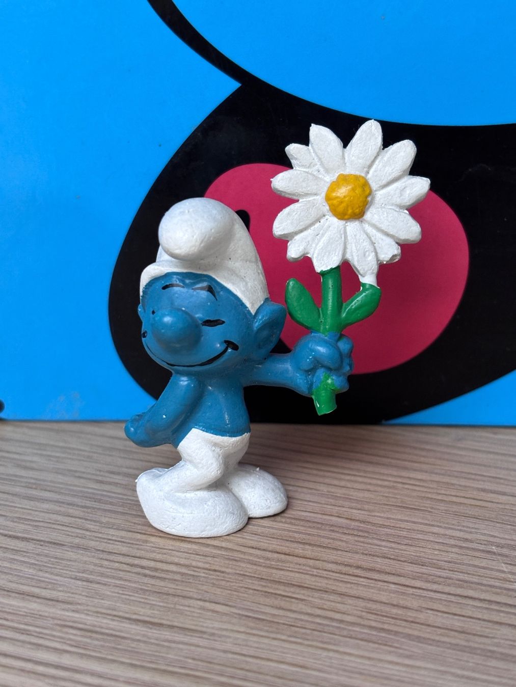 Schleich Figuren: Schlumpf mit Blume – Gebraucht aus Lyss von Duckszone