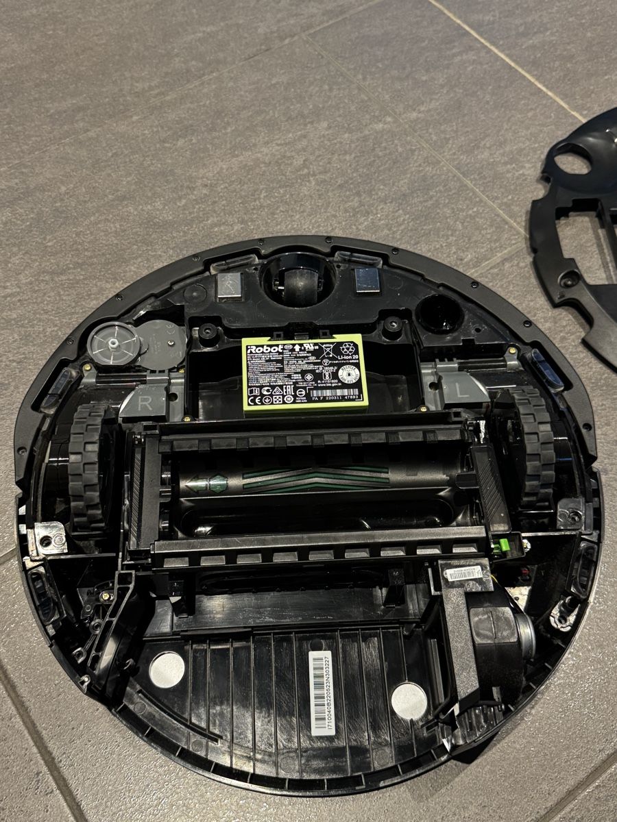 Irobot Aspirapolveri & Accessori: iRobot Roomba Einzel Ersatzteile auf Anfrage  – Usato da Scherz venduto da spike22.5